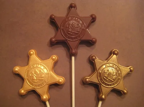 Miniatura 6 de Molde de caramelo de chocolate con diseño de piruleta con insignia del sheriff 3455
