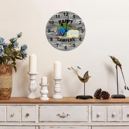 Miniatura 3 de Reloj redondo de madera de estilo rústico de 12 x 12 pulgadas, con números arábigos, silencioso, sin tictac, funciona con pilas, tema de campamento