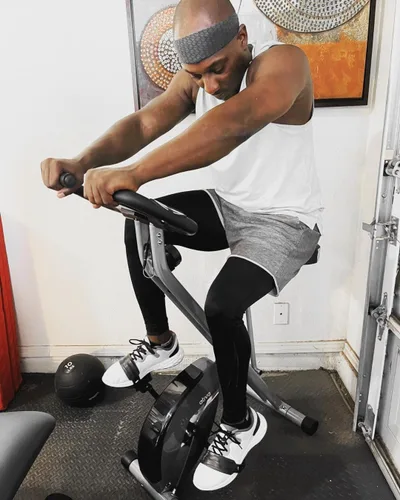 Miniatura 7 de ATIVAFIT Bicicleta de ejercicio plegable fitness para interiores, bicicleta de ciclismo magnética 3 en 1 vertical y reclinada con bandas de Gris
