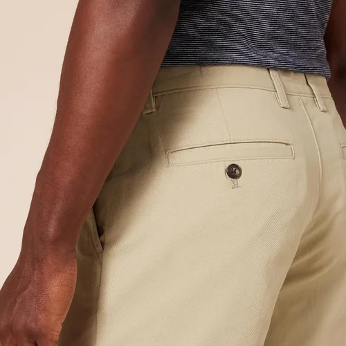 Miniatura 4 de Tienda Essentials Pantalón corto ajustado 9" para hombre