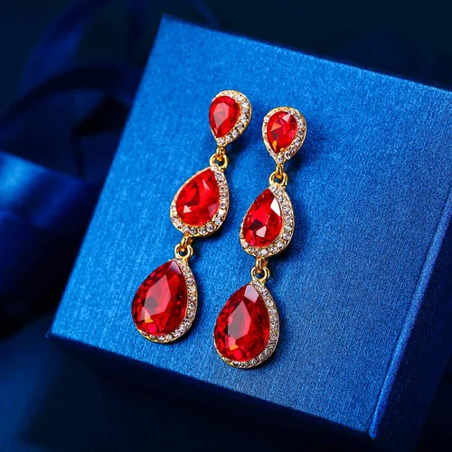 Miniatura 101 de EleQueen Pendientes de cristal austriaco en tono dorado para mujer, forma de pera de 2.5 pulgadas, color esmeralda