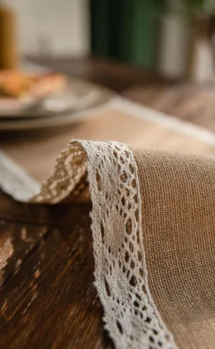 Miniatura 3 de Camino de mesa de yute natural rústico para mesa de comedor de granja con dobladillo de encaje para boda, fiesta, camino de mesa lavable, camino