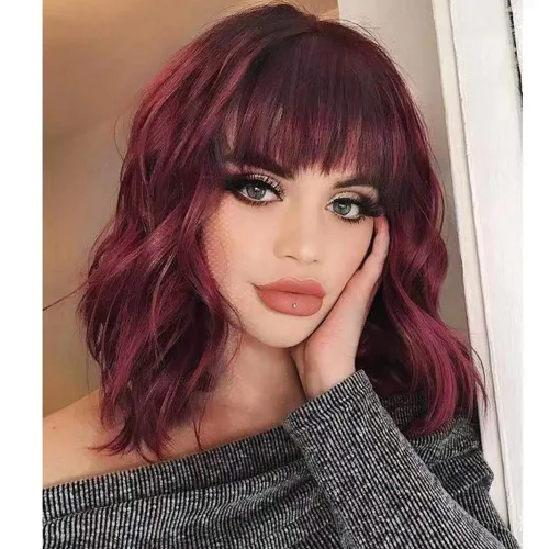 NOBLE Peluca sintética de color burdeos ombré, pelucas cortas onduladas con flequillo de aire, longitud hasta el hombro, peluca para mujer, rizada,