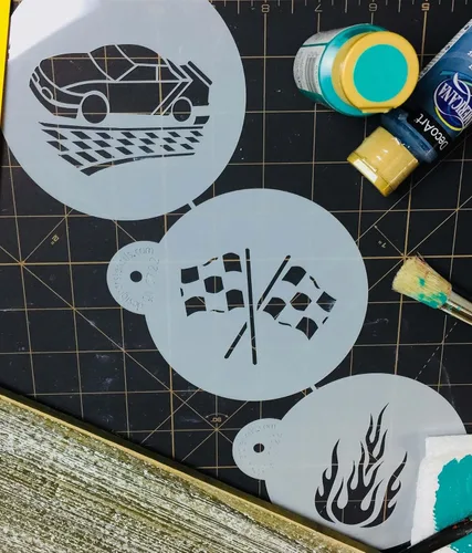 Miniatura 4 de Juego de plantillas de galletas de coche de carreras de Designer Stencils