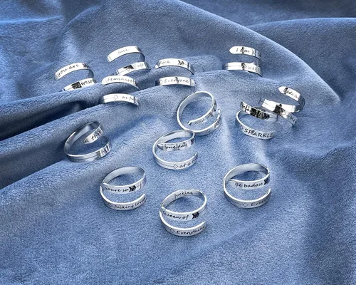 Miniatura 5 de Vrycot anillo ajustable de acero inoxidable para mujer, con frase inspiradora keep going y never give up, anillo modernos y apilables, regalo