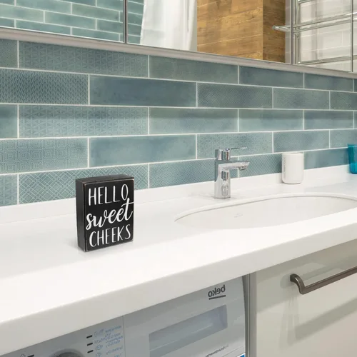 Miniatura 7 de Pigort Letrero Hello Sweet Cheeks - Decoración de Baño Estilo Moderno de Granja Acento para el Hogar - Placa Rústica de Madera Negra para Estante