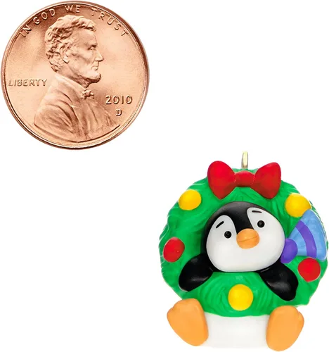 Miniatura 7 de Hallmark Keepsake Adorno de Navidad en miniatura de 1 pulgada 2023, pingüinos pequeños, una corona de bienvenida miniatura, regalos para ella