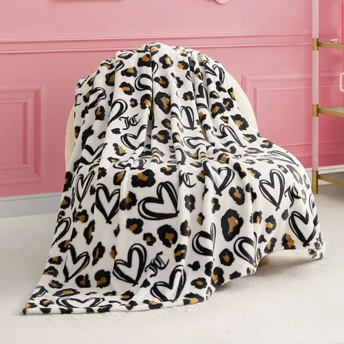 Miniatura 27 de Juicy Couture Berry Happy - Manta de felpa de 50 x 70 pulgadas, color rosa, mantas decorativas para sofás, mantas para sillas y camas