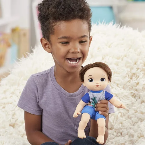 Miniatura 3 de Baby Alive Littles, Carry 'N Go Squad, Little Matteo Brown Hair Boy Muñeca, portador, accesorios, juguete para niños a partir de 3 años