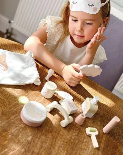 Miniatura 6 de Tender Leaf Toys - Set de Retiro de Spa - Set de Juguetes de Juego de 20 Piezas de Madera para Simular el Cuidado Personal con Bolsa de Cordón