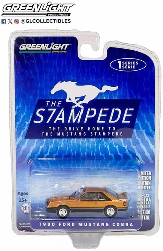 Miniatura 2 de Collectibles Greenlight 13340-F The Drive Home to The Mustang Stampede Series 1-1980 Fox Body Mustang Cobra - Gamuza oscura escala 1/64 Diecas