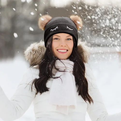Miniatura 6 de Muryobao Gorro de invierno para mujer, suave y cálido, con cierre de calavera, con doble pompón, orejas