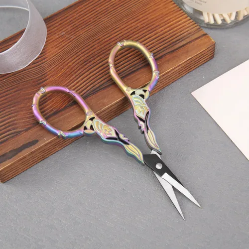 Miniatura 5 de Tijeras de bordado con cubierta – Tijeras pequeñas de ganchillo vintage arcoíris, tijeras de manualidades florales afiladas para hilo de hilo