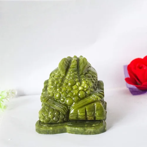 Miniatura 4 de Feng Shui Jade Rana de dinero de tres patas, estatua de sapo de dinero, estatua de sapo de dinero, decoración para tablero de instrumentos del Verde