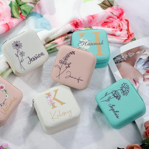 Miniatura 11 de Joyero de regalo para dama de honor, pequeño estuche de viaje personalizado de piel sintética portátil, cajas de propuestas de dama de honor, mini