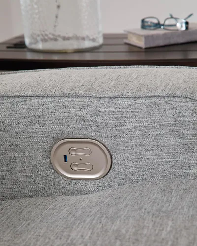 Miniatura 13 de Signature Design by Ashley Biscoe - Sofá biplaza reclinable resistente a los rayos UV con consola, reposacabezas ajustable y puertos USB, color gris