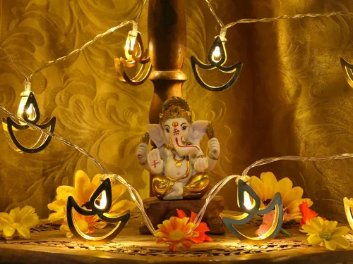 Miniatura 8 de Ganesha dorada para tablero de instrumentos de automóvil, 3.5 pulgadas de alto, tono dorado, estatua de Lord Ganpati, ídolo hindú de Ganesh