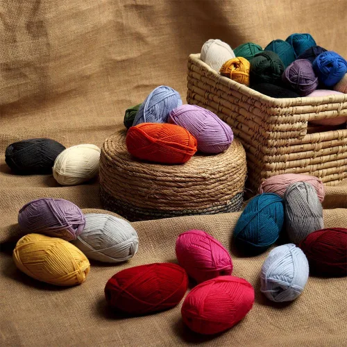 Miniatura 7 de Alpaca Warehouse 100% lana pura superwash, juego de 3 madejas (150 gramos) calibre DK - Origen directo de Perú - Celestialmente suave y perfecto