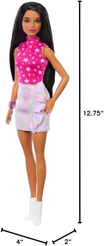 Miniatura 7 de Muñeca Barbie Fashionistas #215 con pelo liso negro, top estampado de estrellas rosas y falda iridiscente, juguete coleccionable del 65 aniversario