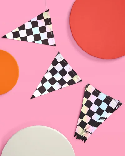 Miniatura 3 de xo, Fetti Bandera de decoración de fiesta a cuadros negros e iridiscentes, juego de 4, 32 pies Guirnalda de discoteca para despedida de soltera