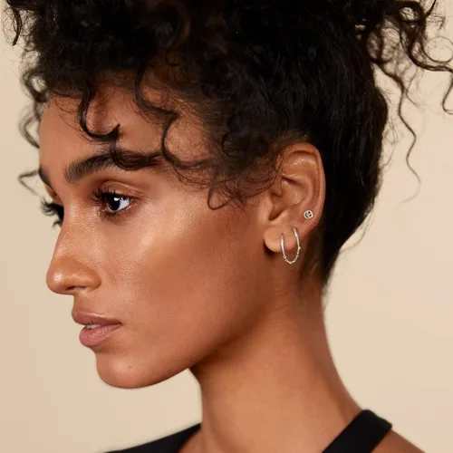 Miniatura 4 de PAVOI Aretes de cadena de oro de 14 quilates para mujer Aretes de aro de doble piercing Aretes de aro de perlas de circonita cúbica para mujer