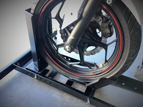Miniatura 5 de MaxxHaul 70271 Soporte para rueda de motocicleta ajustable, resistente, capacidad de peso de 1800 lb