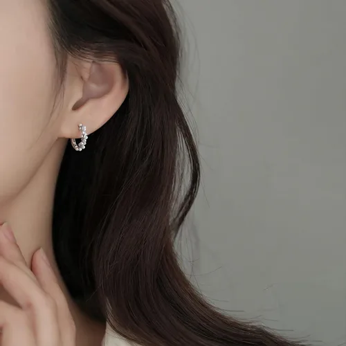 Miniatura 3 de SLUYNZ Aretes de aro de plata de ley 925 con perlas para mujeres, adolescentes, aretes de aro de perlas para boda y novia