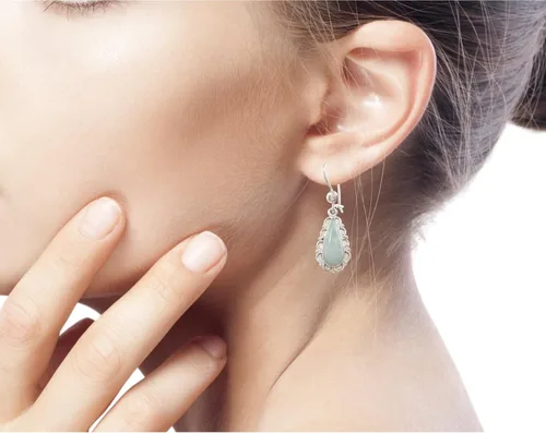 Miniatura 3 de NOVICA Aretes colgantes de jade verde floral hechos a mano, piedra natural, aretes colgantes de flores, 1.6 pulgadas de largo x 0.5 pulgadas