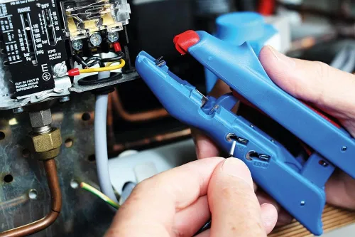 Miniatura 3 de WEICON Duo-Crimp No. 300 Pelacables y crimpadora de virola automático, herramienta 3 en 1 con cortador lateral, 10–20 AWG (1)
