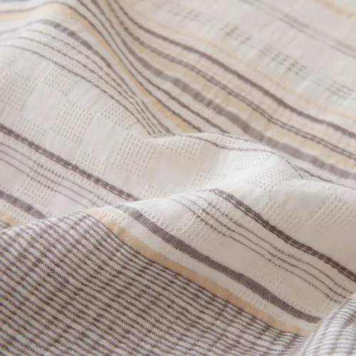 Miniatura 6 de Amazon Basics - Juego de edredón de 2 piezas, edredón de microfibra jacquard y funda de almohada, ropa de cama para todas las estaciones, Beige a