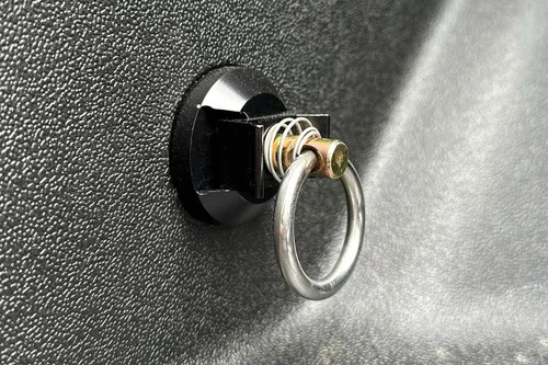 Miniatura 4 de Rivian R1T - Gancho de anillo de amarre para caja de camión y kit de base de montaje de desconexión rápida en L por Team 1EV (8)