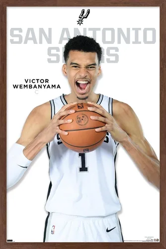 Miniatura 17 de Trends International NBA San Antonio Spurs - Póster de pared de Victor Wembanyama Feature Series 23, 22.4 pulgadas de largo x 14.7 pulgadas, versión