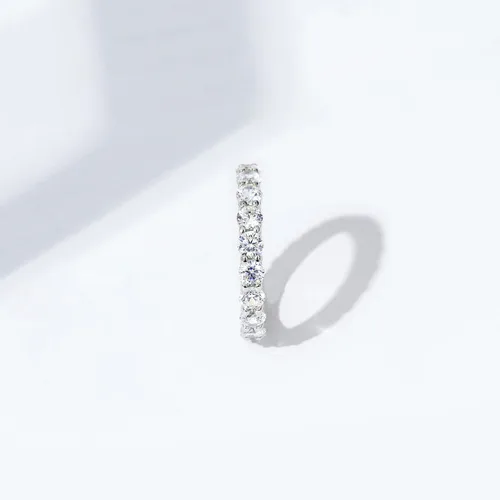Miniatura 20 de Amazon Essentials Anillo de plata de ley chapada en platino o oro con circonita cúbica redonda de elementos infinitos