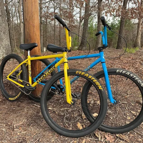 Miniatura 4 de Eastern Bikes Growler LTD Bicicleta Crusier de 26 pulgadas, marco 100% cromoly y frenos de disco traseros Rojo