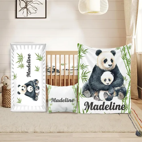 Miniatura 9 de Juego de ropa de cuna personalizado Duckbe - Diseño de oso con nombre personalizado para guardería de bebé, juego de 3 piezas - Manta suave