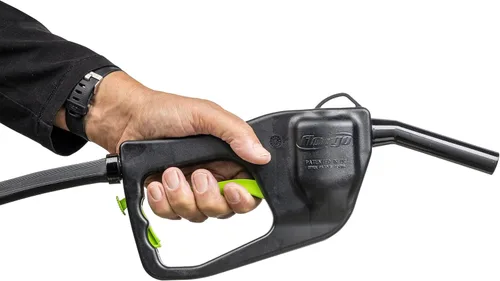 Miniatura 7 de Scepter Duramax Flo 'N Go Carrito de Gas de 14 Galones, Tanque de Combustible Portátil de 53 Litros y Bomba de Transferencia de Combustible con Rojo