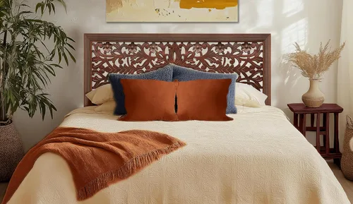 COTTON CRAFT Cabecero de madera maciza resistente, compatible con todos los marcos de cama, diseño intrincado tallado a mano de Rajasthan -