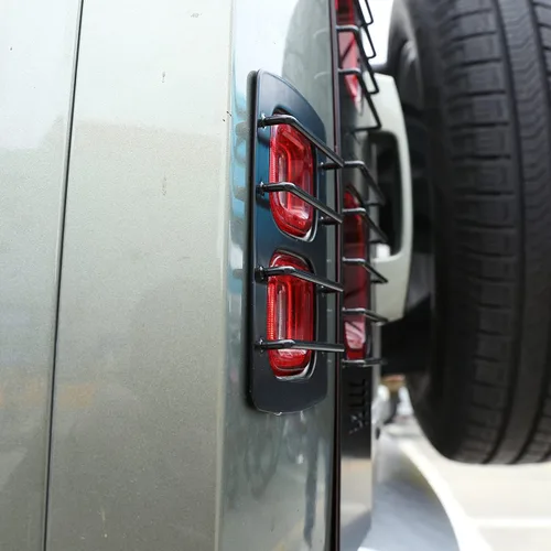 Miniatura 5 de YIWANG Cubierta de luz trasera negra inoxidable para Land Rover Defender 90 110 2020-2022 (estilo B)