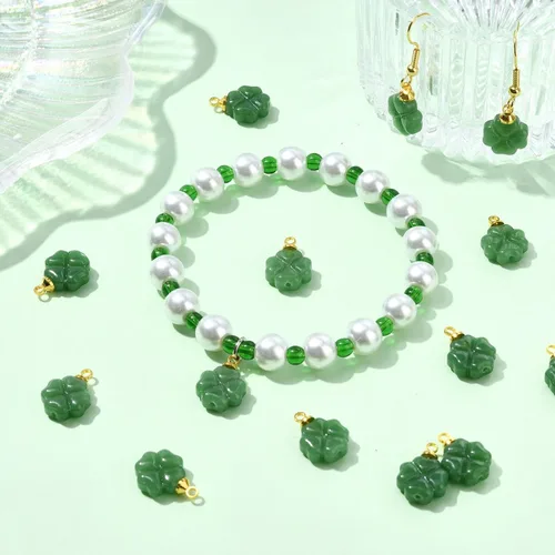 Miniatura 6 de Ipotkitt 20 dijes de trébol de cristal verde de cuatro hojas, adornos de trébol de la suerte, dijes del día de San Patricio para manualidades
