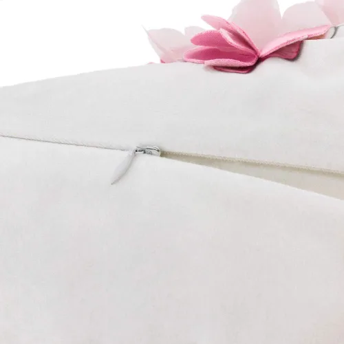 Miniatura 7 de KINGROSE Funda de almohada decorativa con diseño de mariposa 3D, diseño de corazón dulce, funda de cojín suave para el Día de San Valentín, Día
