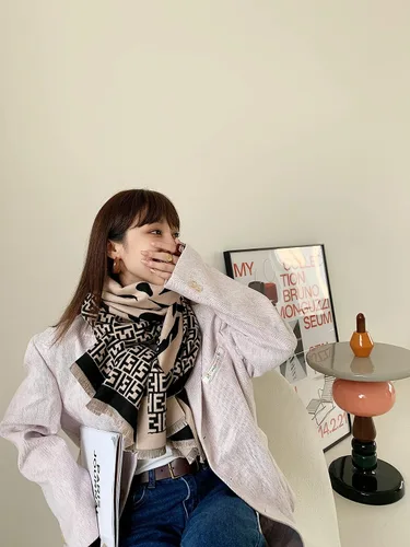 Miniatura 5 de iCuviy Bufanda grande de moda para invierno, chales y envolturas para mujer, extra suave, sensación de cachemira, bufandas frías para mujer