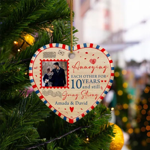 Miniatura 5 de Adorno de Navidad personalizado con foto de pareja 2025 con cualquier imagen, adorno de Navidad molesto, carga cualquier foto, adorno de cerámica