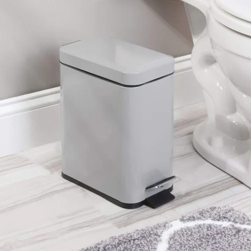 Miniatura 2 de mDesign - Cubo de basura de 1,3 galones de perfil delgado con escalón de metal, papelera, contenedor de basura, baño, tocador, dormitorio, cocina