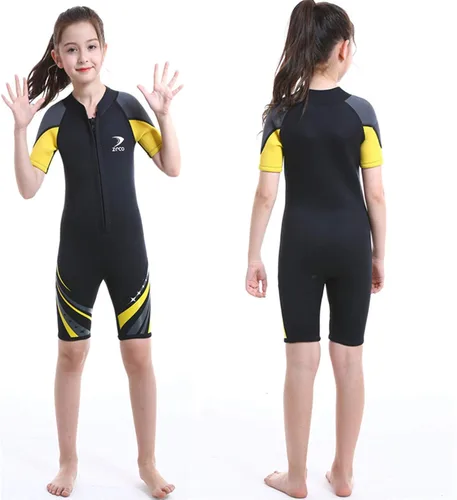 Miniatura 4 de ZCCO Traje de neopreno corto de neopreno de 0.098 pulgadas de una pieza para niños y niñas, ideal para nadar, surfear y bucear deportes acuáticos