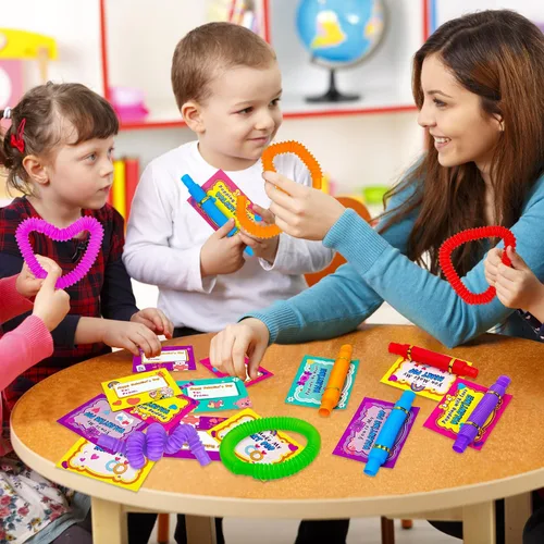 Miniatura 5 de Tarjetas de intercambio de juguetes de San Valentín para niños, jardín de infantes, paquete de 20 a 48 unidades, tubos pop para el día de San