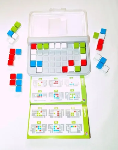Miniatura 6 de SmartGames IQ Focus – Puzle de color y lógica con 120 desafíos – Juego compacto de rompecabezas cerebrales para niños y adultos a partir de 7 años