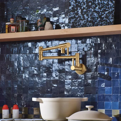 Miniatura 8 de Moen Grifo de Montaje en Pared Moderno de Oro Cepillado con Brazo de Oscilación Plegable, Grifo de Cocina de Estufa de Doble Junta, S665BG