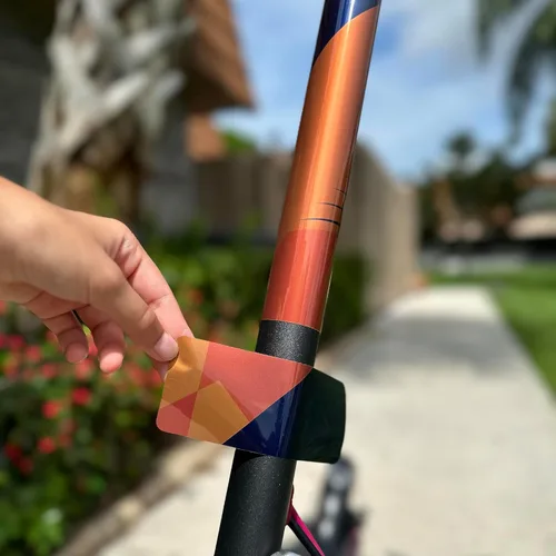 Miniatura 6 de Calcomanías de vinilo autoadhesivas de alta calidad y fundas para patinetes eléctricos de adultos, personaliza y protege tu viaje