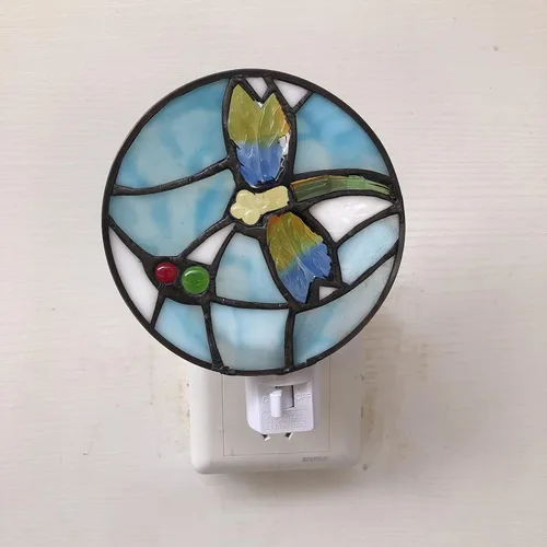 Miniatura 5 de Luz nocturna de libélula de vidrieras, luz de noche, adecuada para dormitorio, sala de estar, habitación de los niños, enchufe a la pared