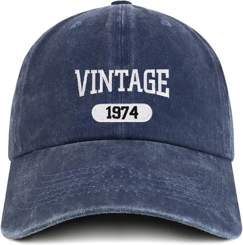 Trendy Apparel Shop Gorra de algodón lavado con corona suave bordada 50 cumpleaños vintage 1974